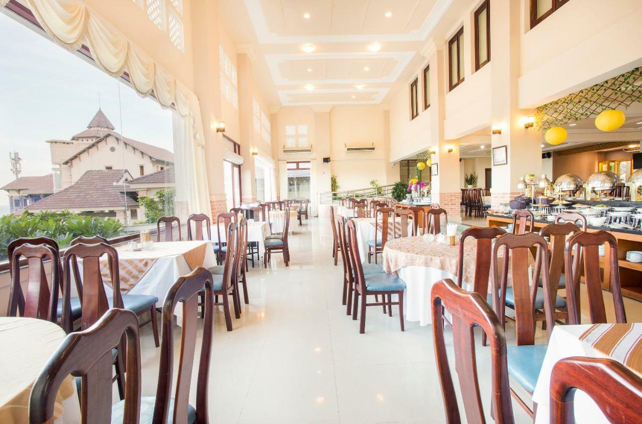 Beachfront Khách sạn 3*