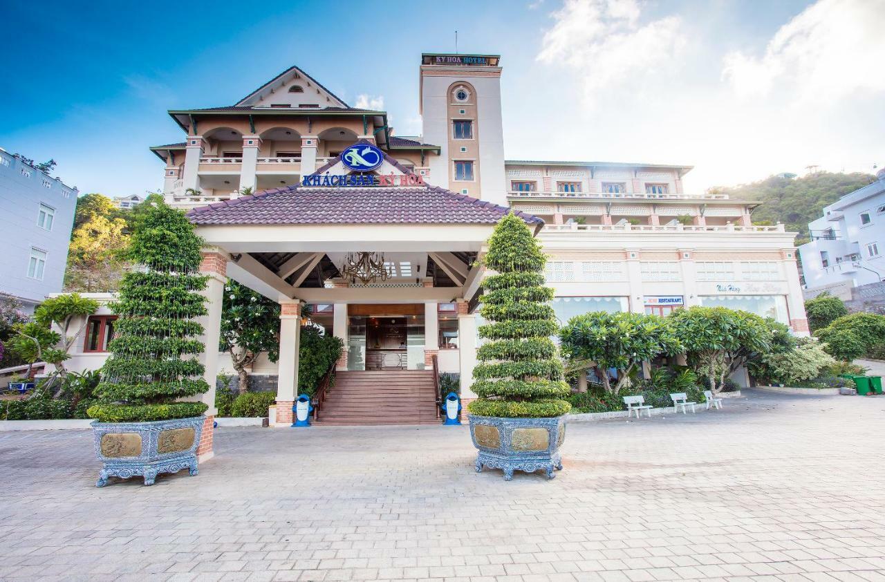 Beachfront Khách sạn