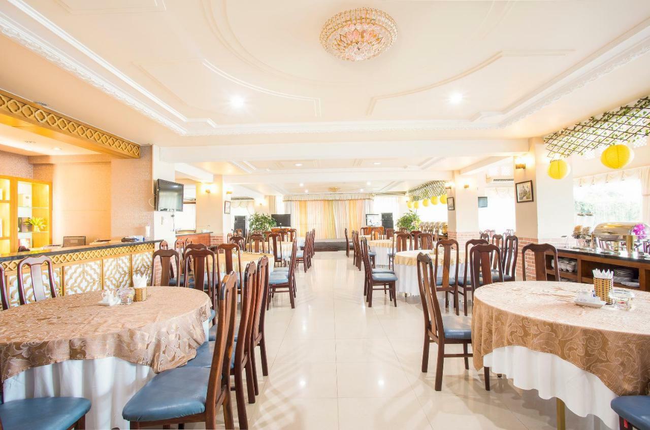 Khách sạn Beachfront 3*