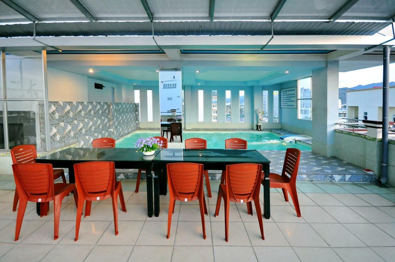 Four Seasons House 2*