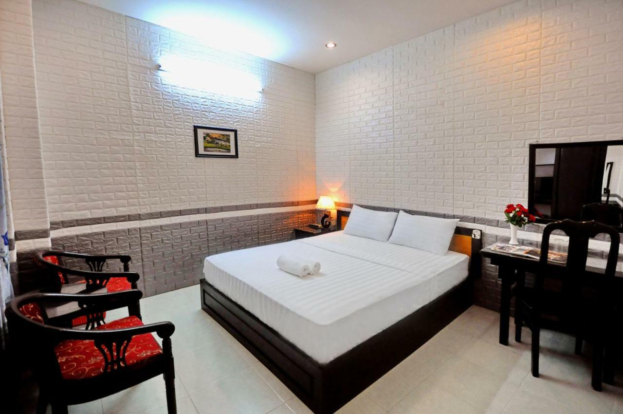 Four Seasons House Hotel 2*