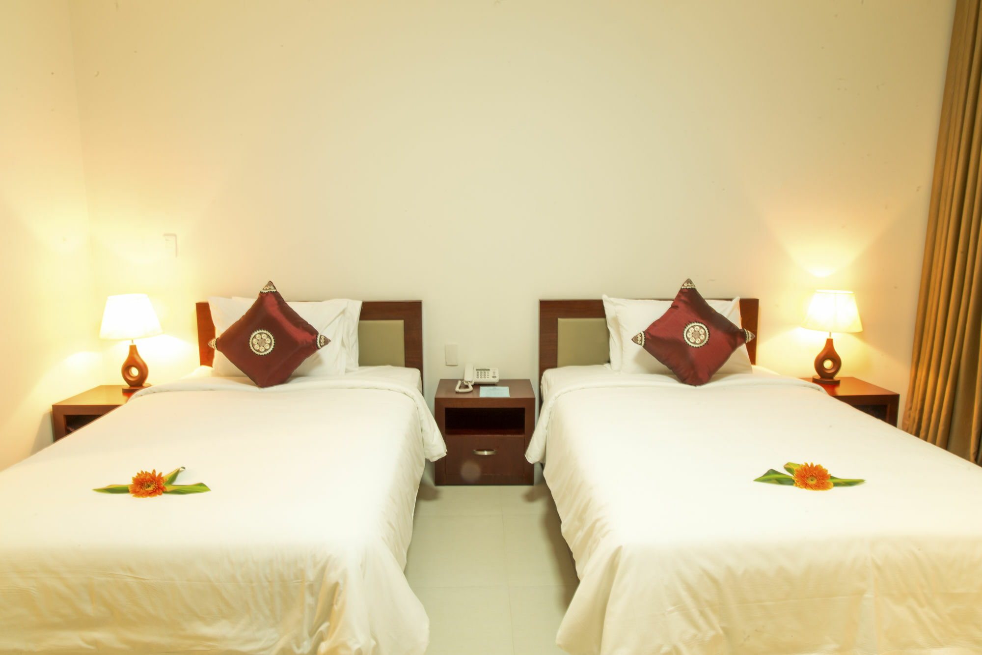 Hotel River 3*