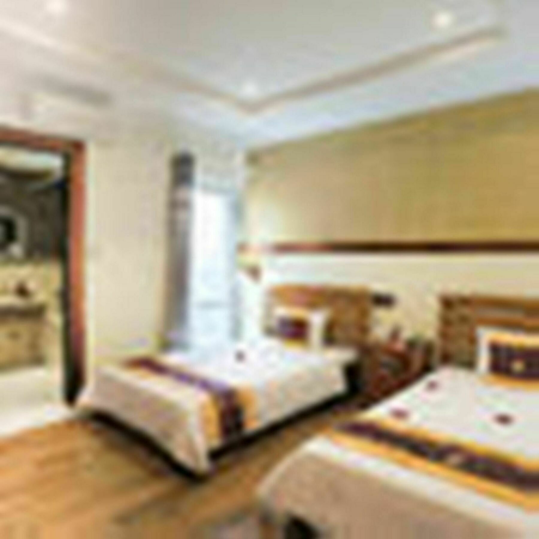 Hotel River