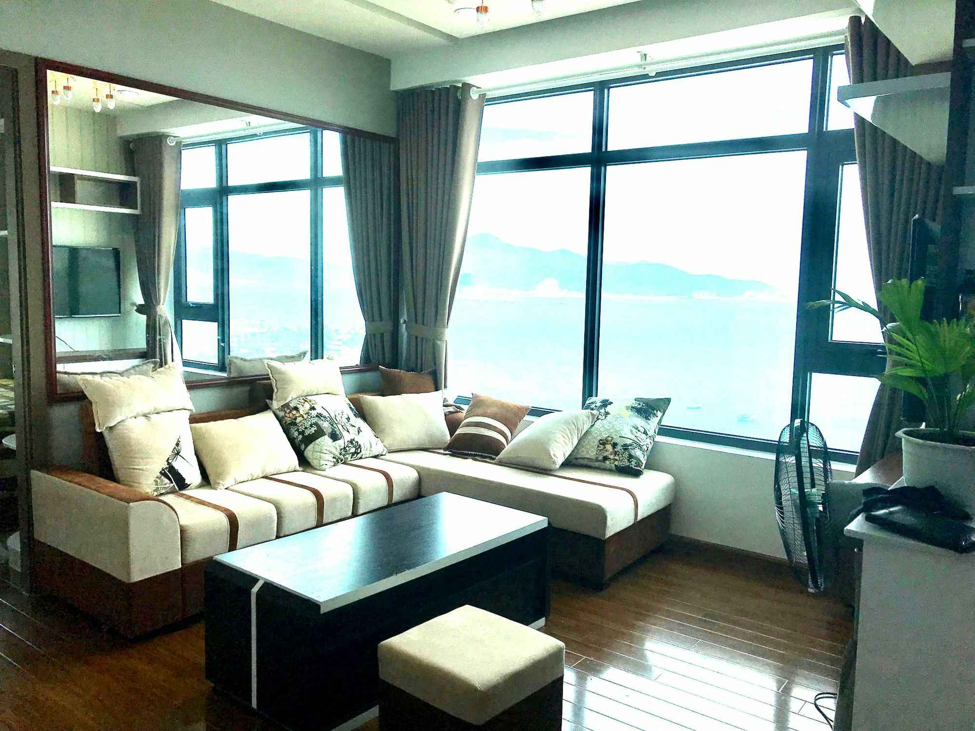 Cozy Beachfront Apartment *