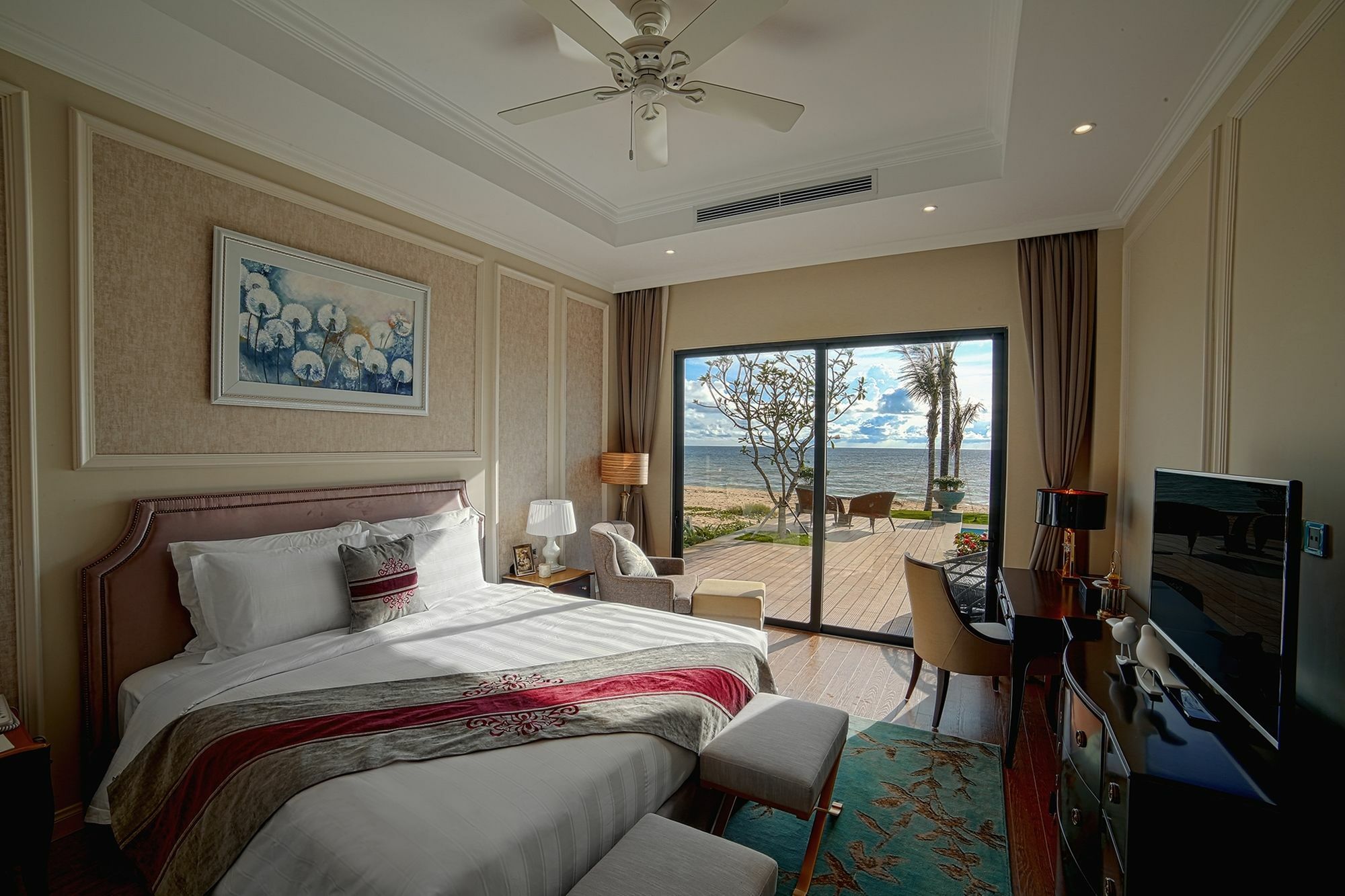 Marriott & Spa, Non Nuoc