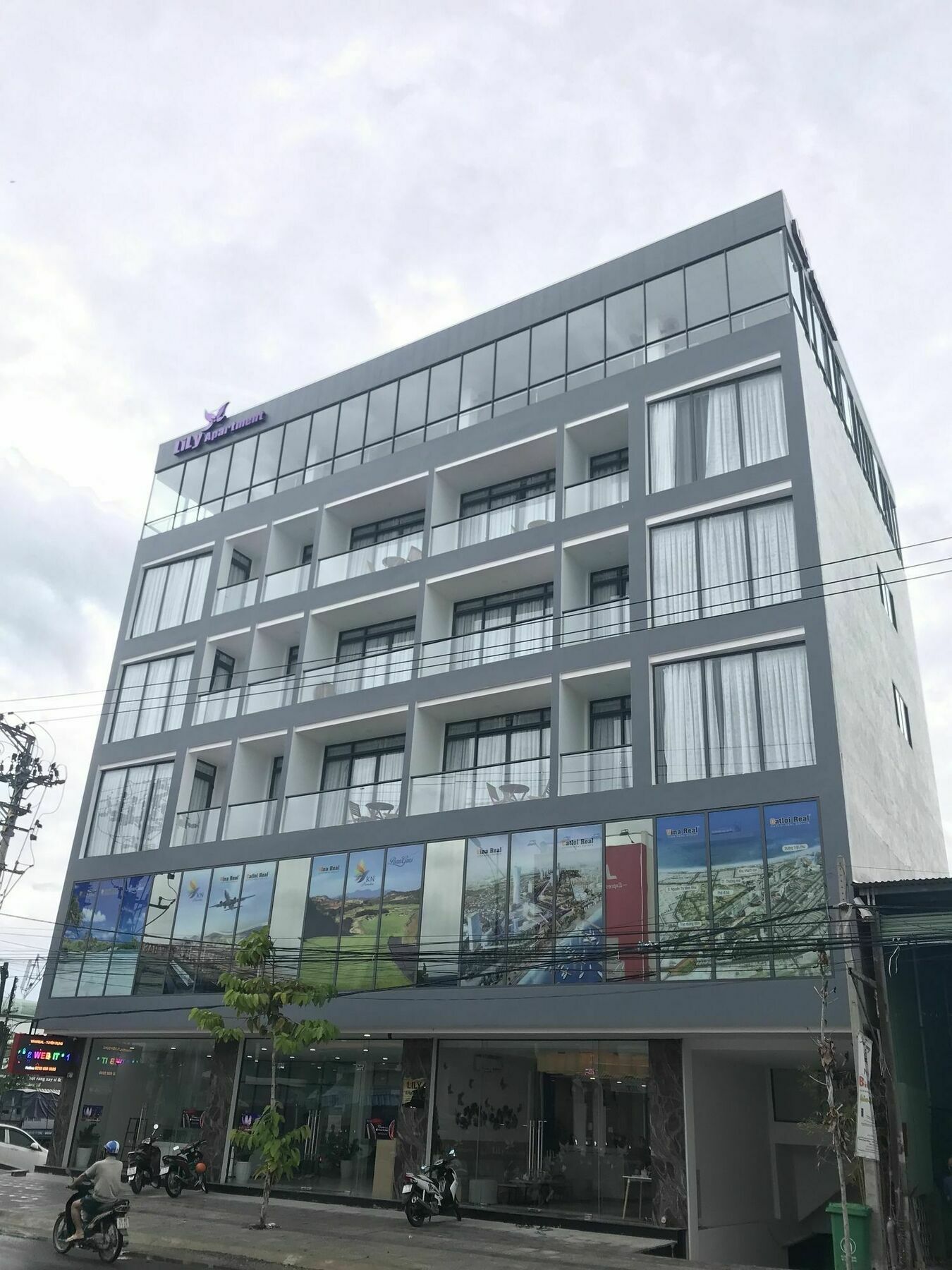 Lily Hotel