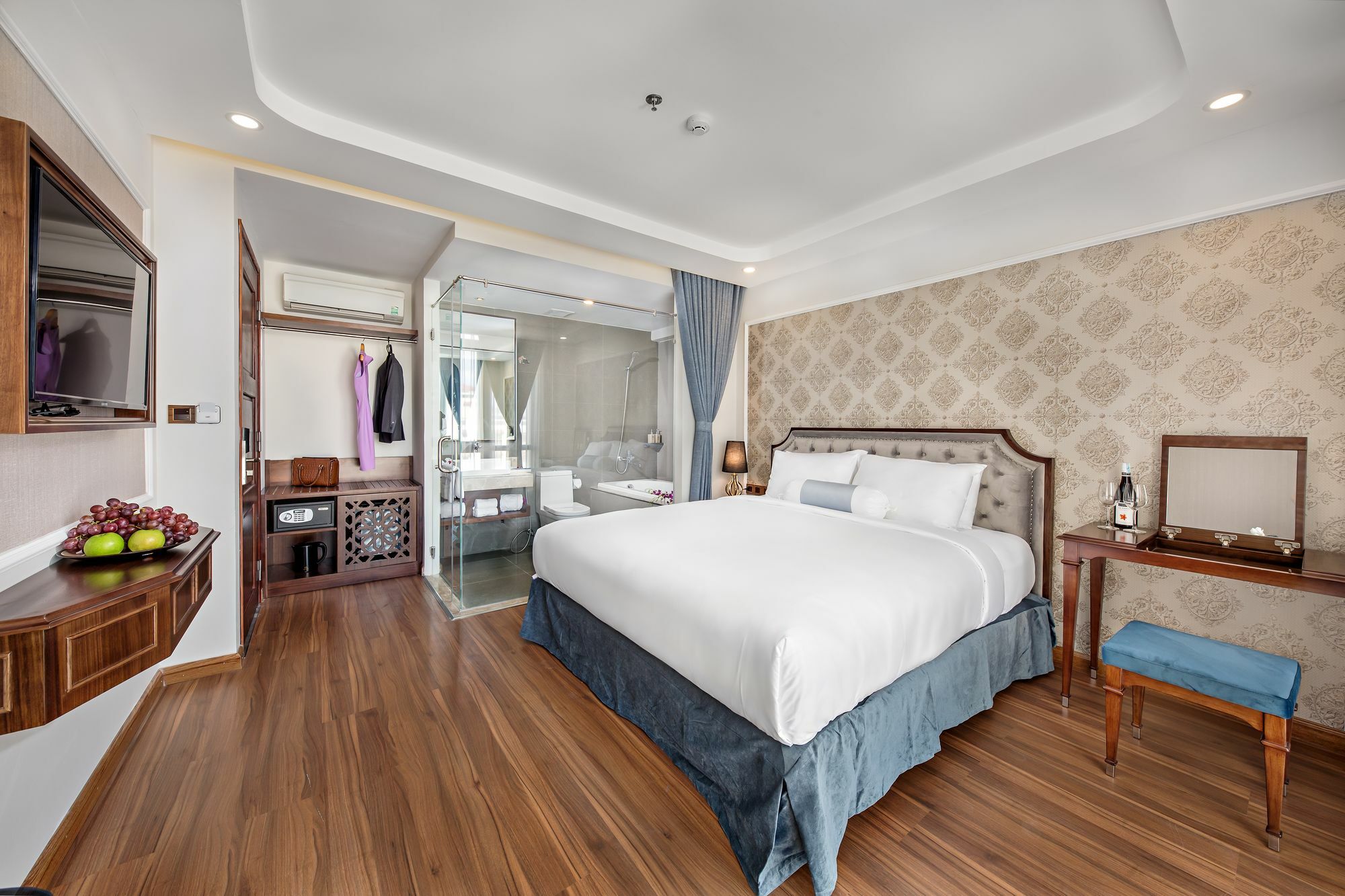 Và Căn Hộ Halina
