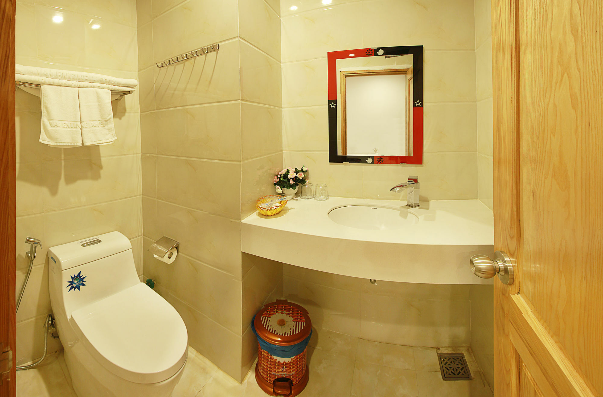Valentine Hotel 2*