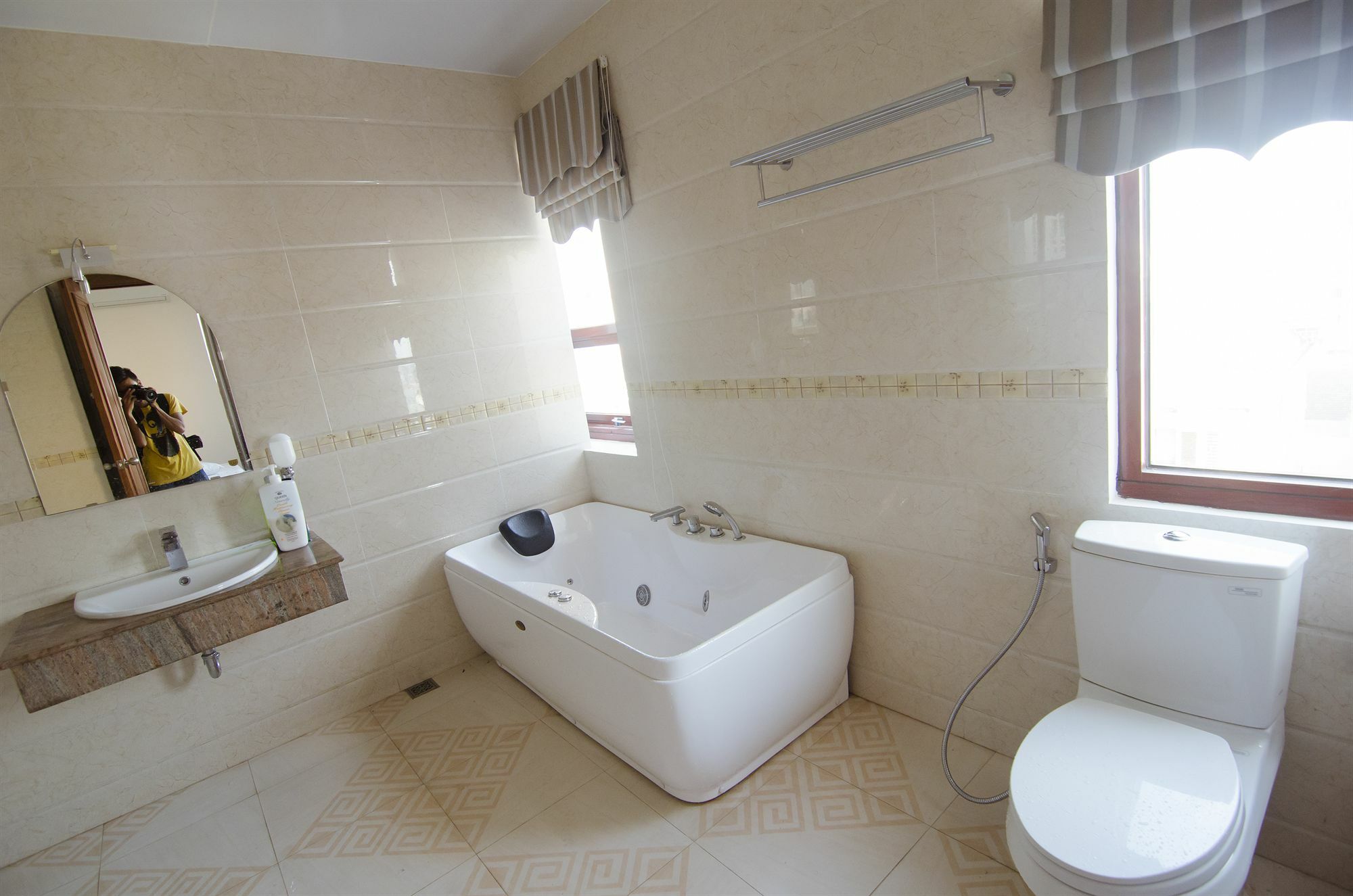Moonlight & - Near Dragon Bridge, High Floor With Beautiful View, River View 4* Da Nang