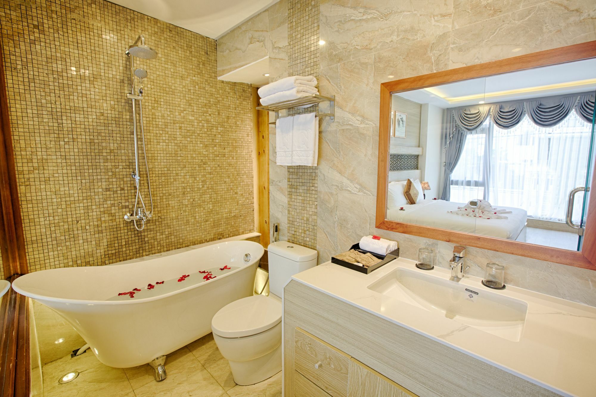 Alyssa Hotel 3*
