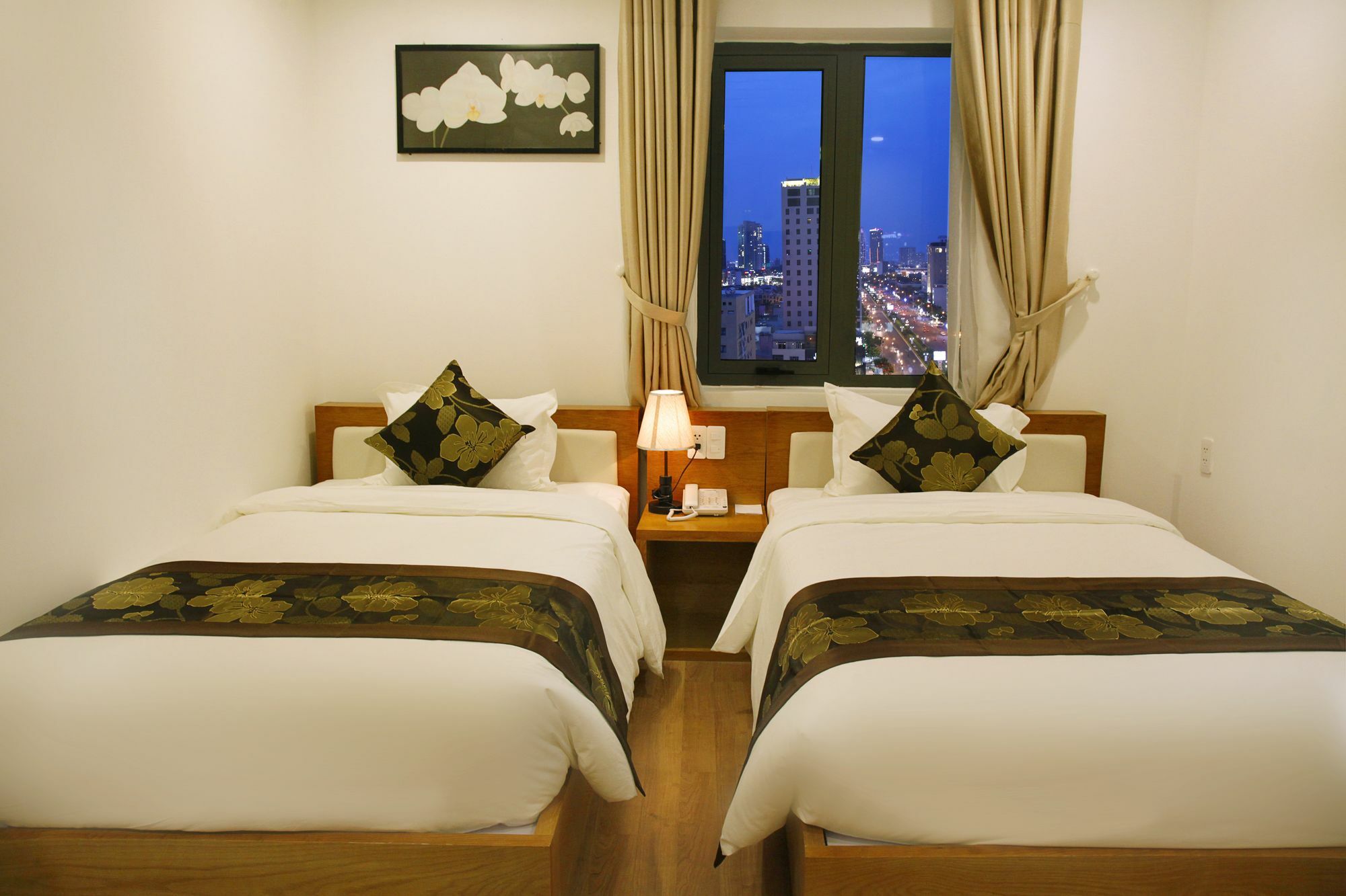 Merry Land Da Nang