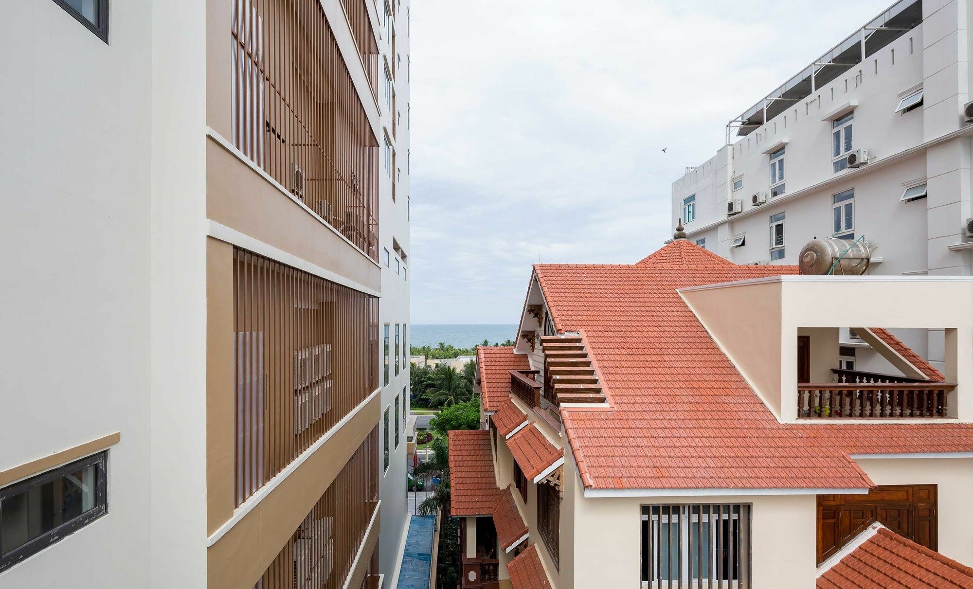 Zoneland - Lahome Apartment