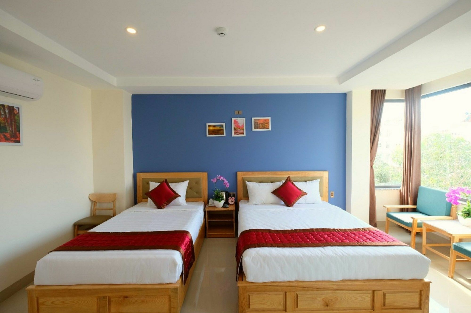 Hotel Marigold & 3*