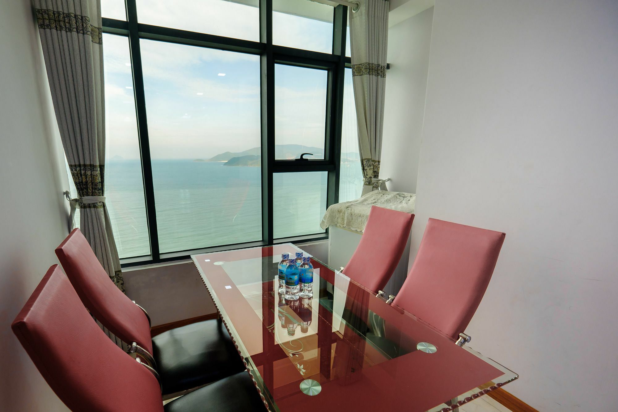 Ocean View Apartment *