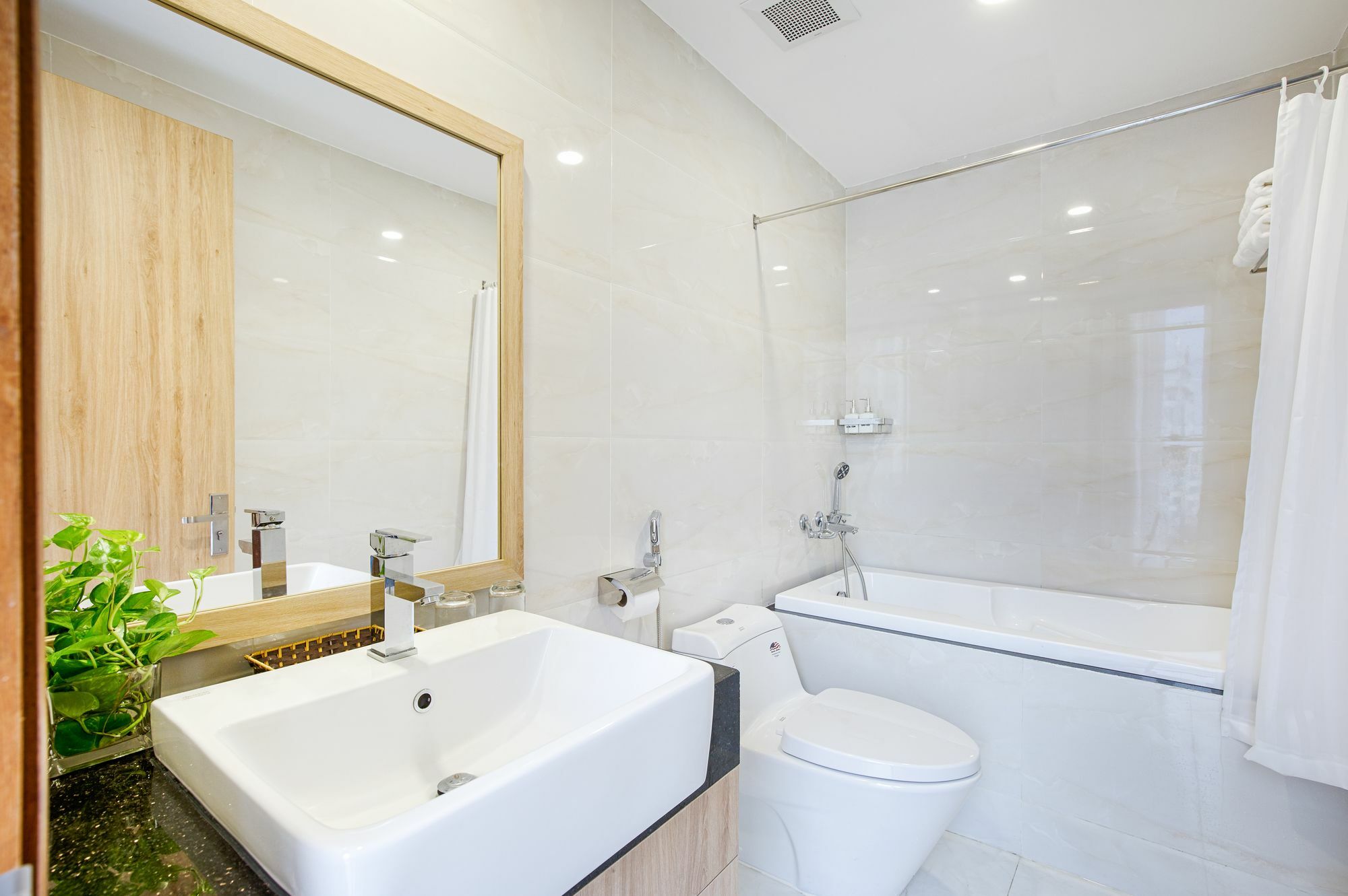Continent Hotel 3*
