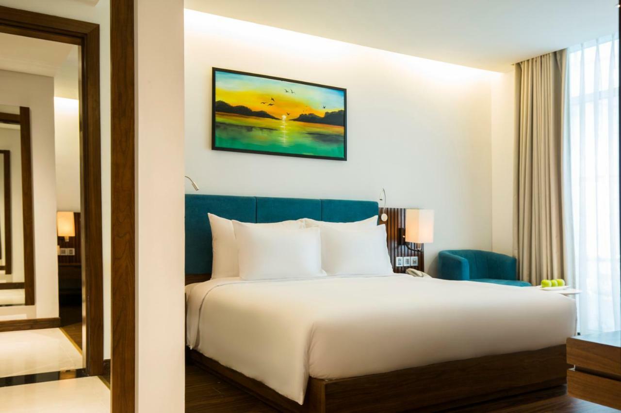 Maximilan Hotel