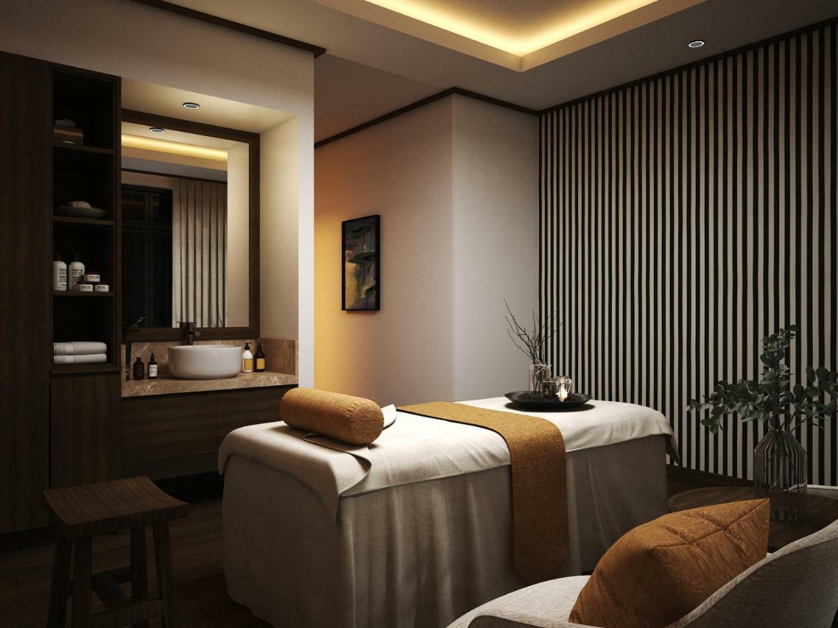 Maximilan 4*