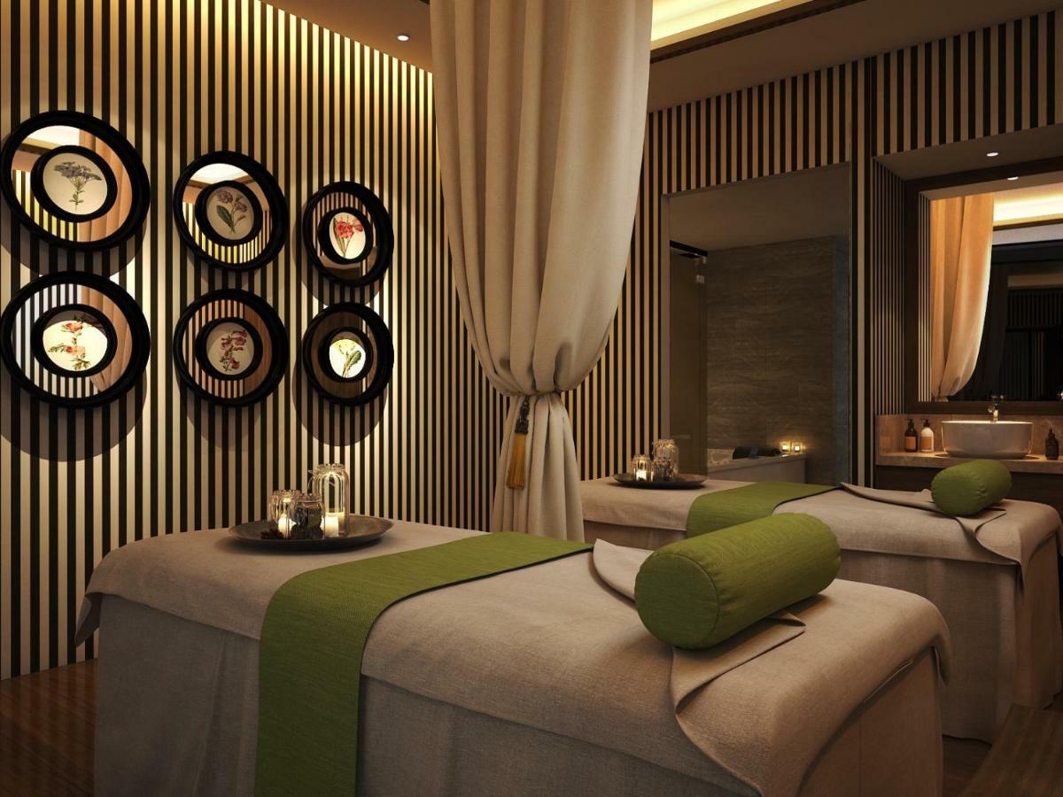 Maximilan 4* Da Nang