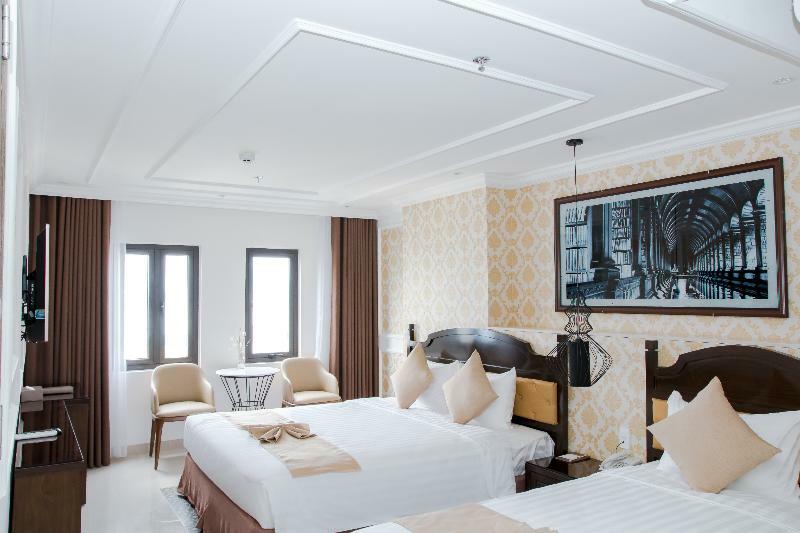 Maison Phuong & 4*