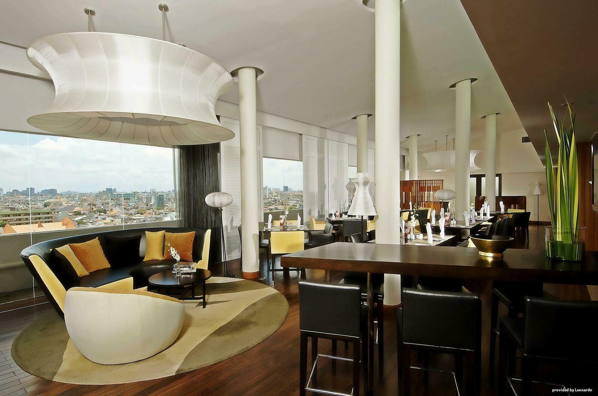 Khách sạn Parkroyal Sài Gòn