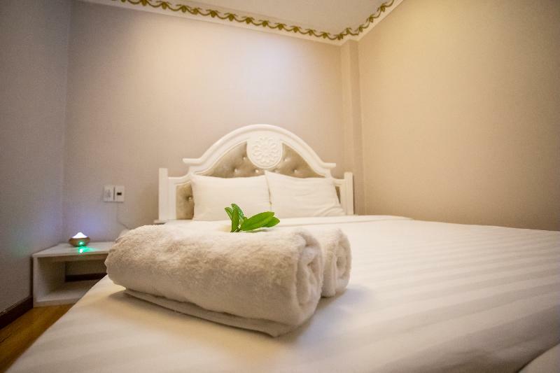 Phố đi Bộ Bùi Viện 2*