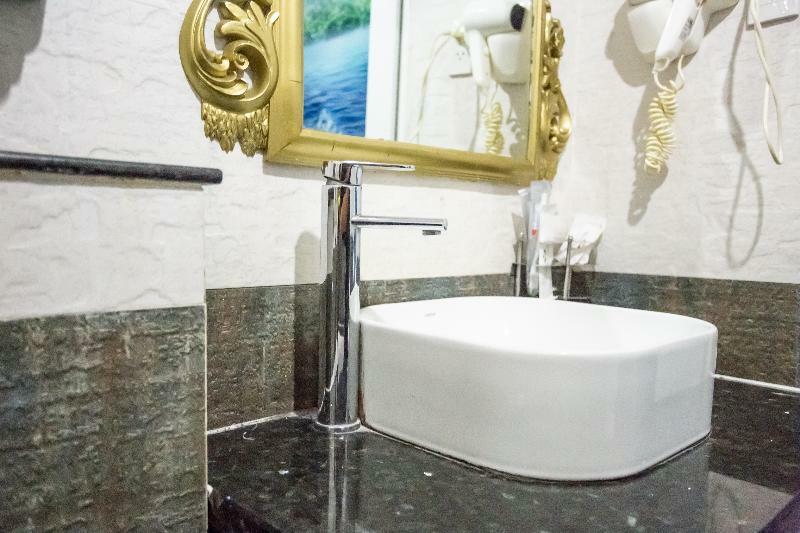 Phố đi Bộ Bùi Viện Khách sạn 2*