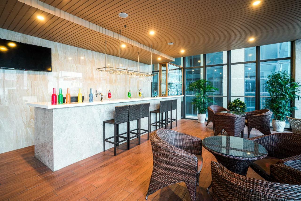 Hotel Serene Beach Hotel Danang 4*