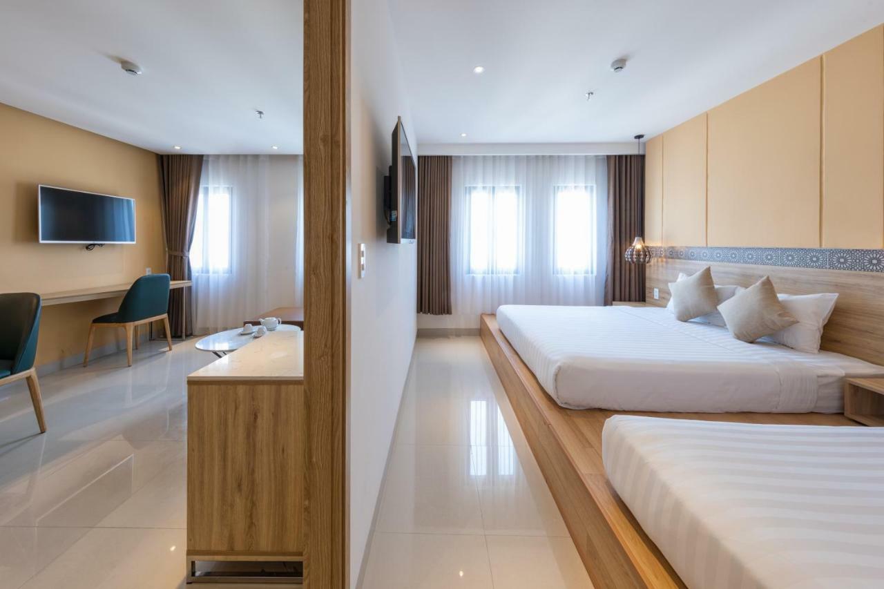 Maison Phuong & 4*