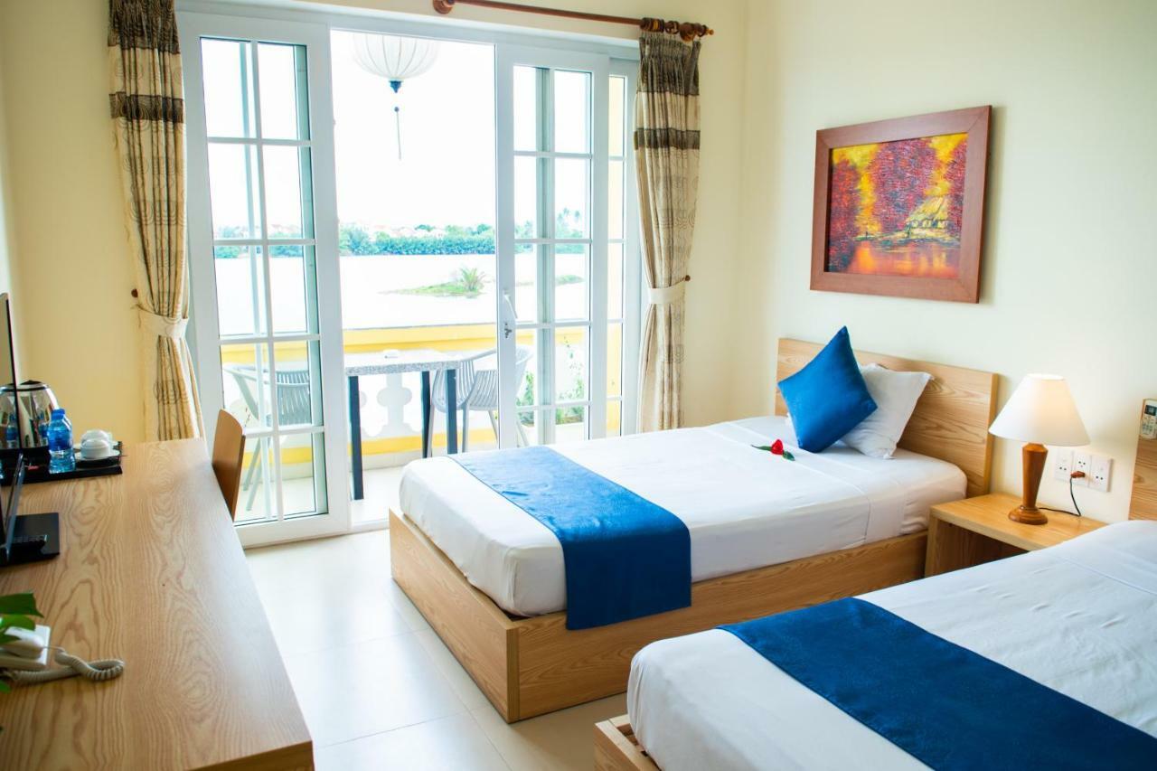 Waterfront 3*