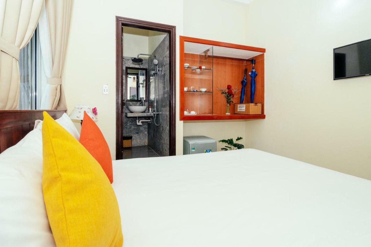 And Homestay *