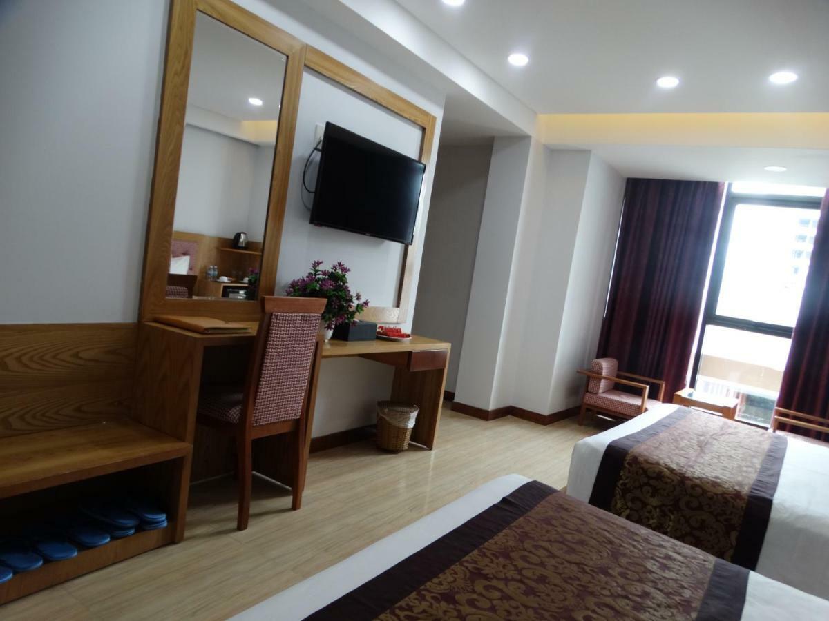 Hotel Happy Light