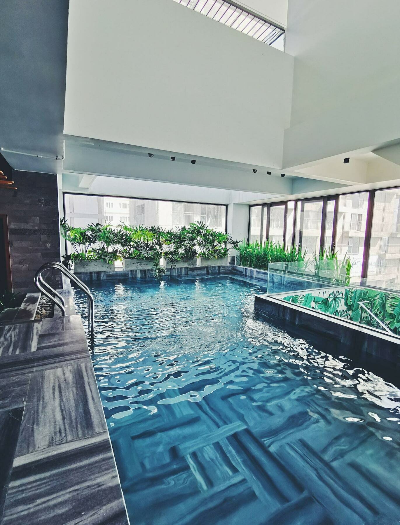 The Glomad Hotel