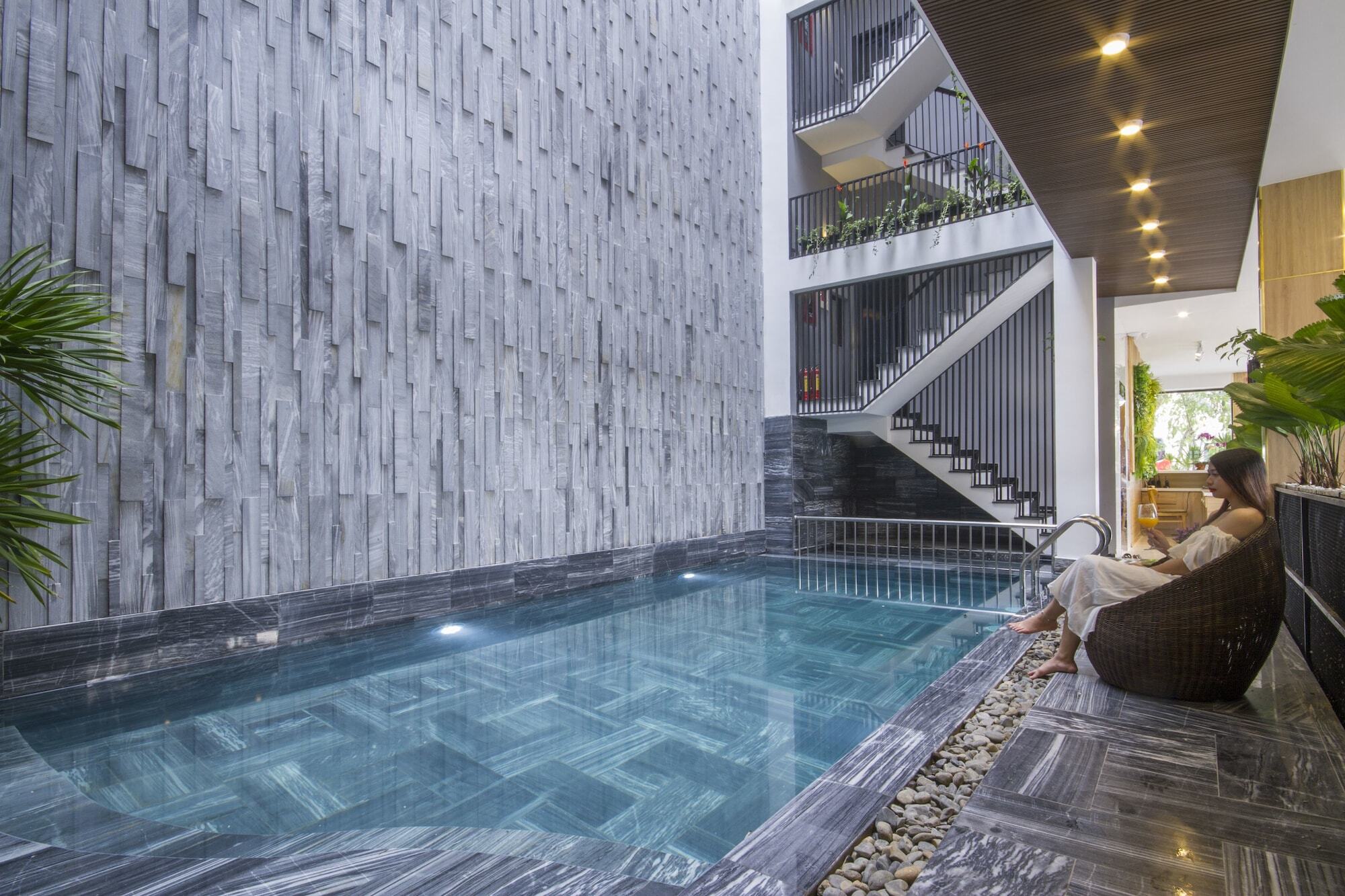 Hotel King House & Da Nang