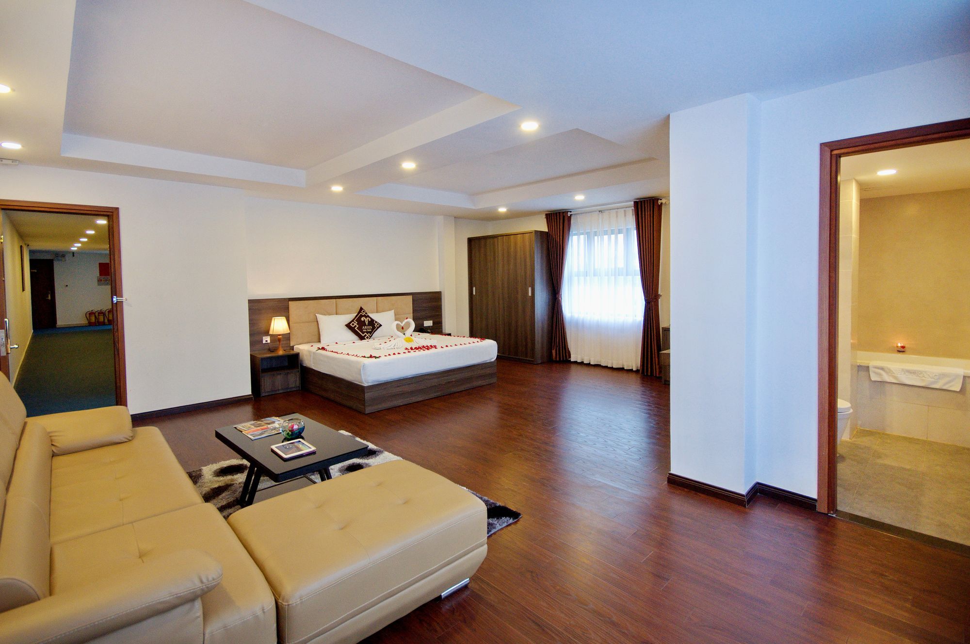 Aries Hotel 3*