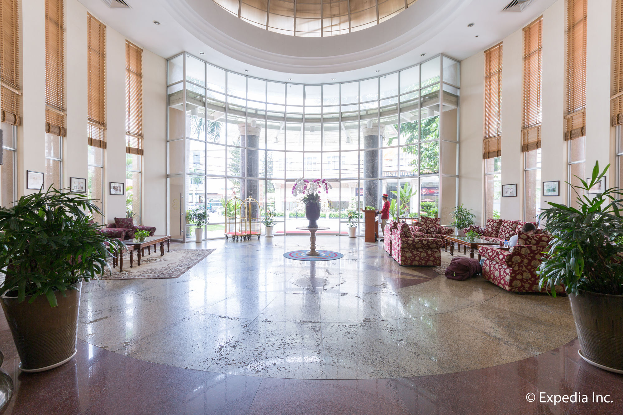 Hotel First