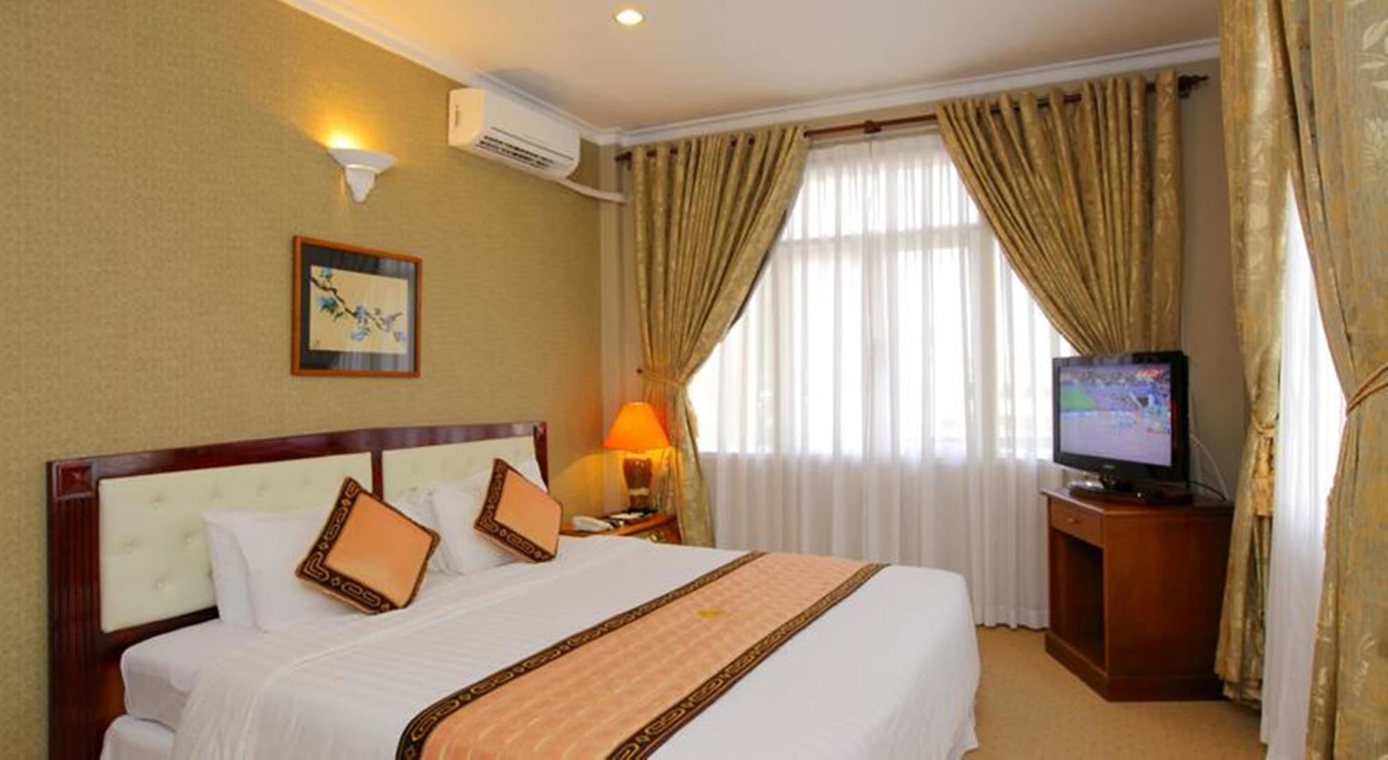 Khách sạn Grand 4*