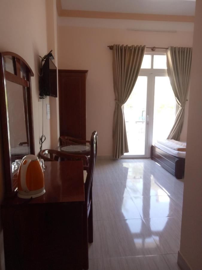 Hotel Trung Hau CON DAO