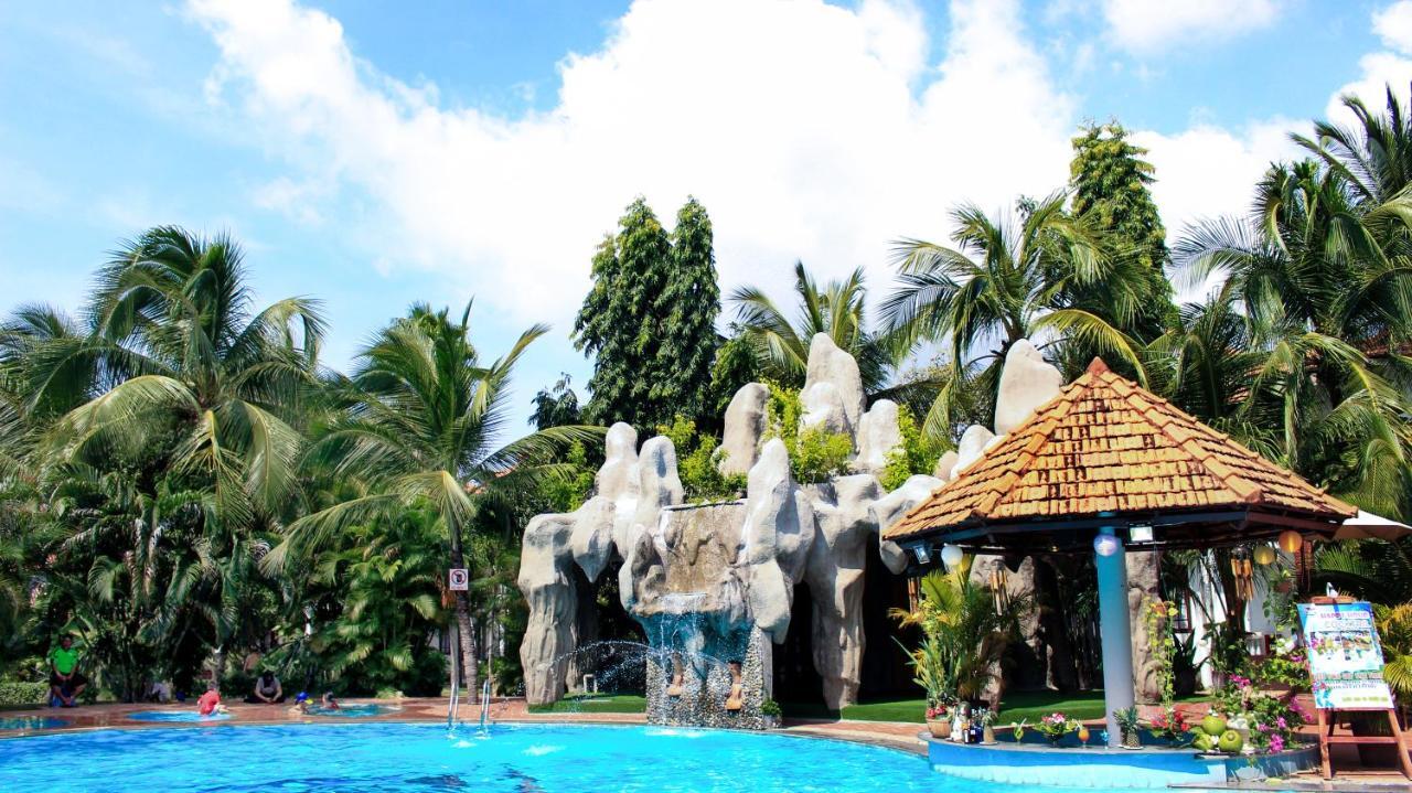 Resort Four Oceans - Bon Bien