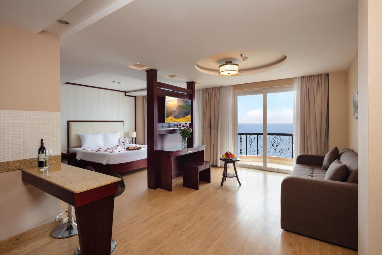 Khách sạn Fairy Bay Nha Trang
