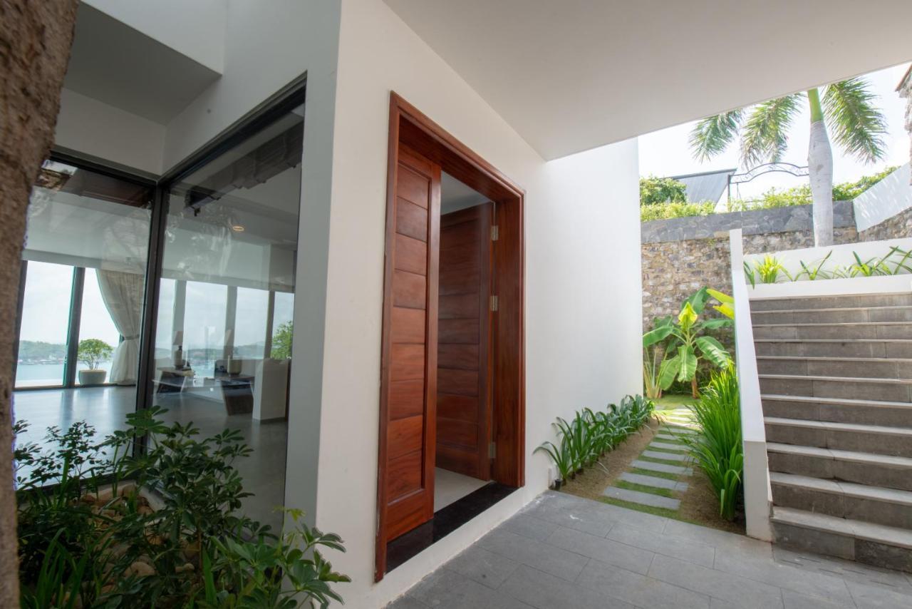 Oceanfront Villas