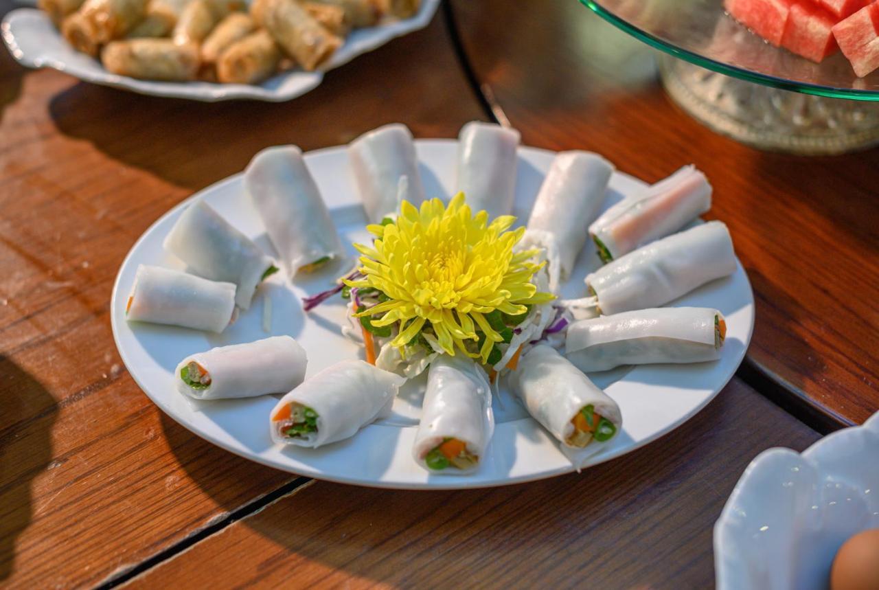 Hoang Linh Dan 3*