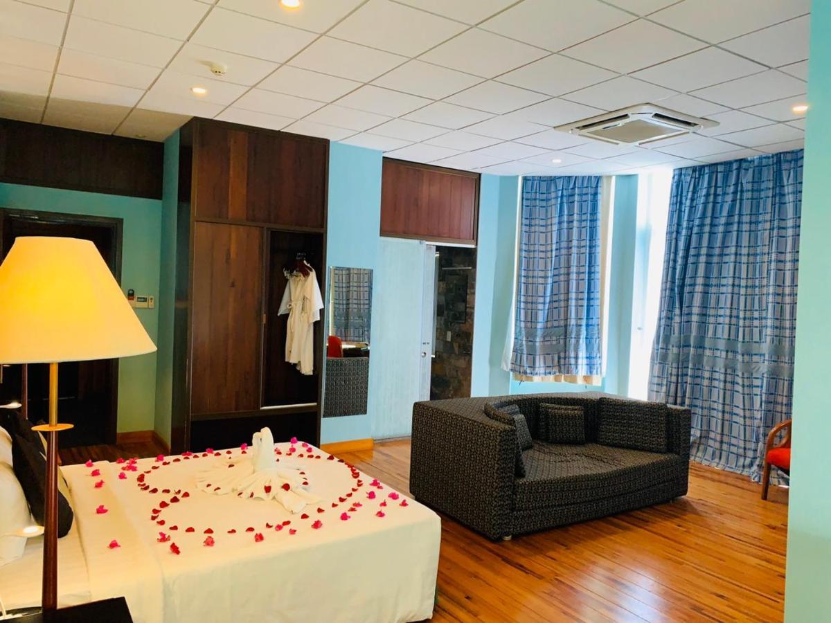 New Wave Hotel