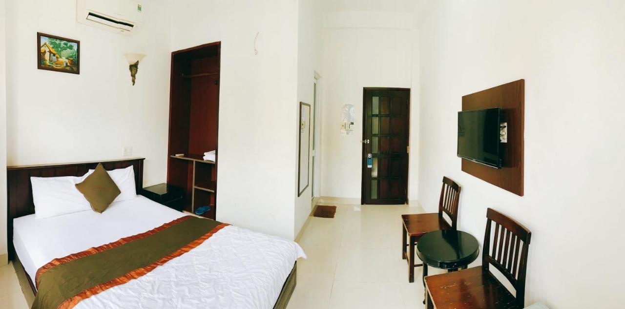 Hotel Phong Luu