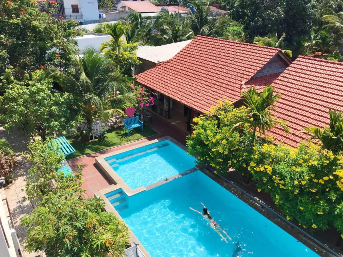 MAY Bungalow Hotel