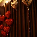 Ves - Pa Luxury Hotel
