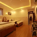 Ves - Pa Luxury Hotel