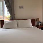 Au Lac Hostel