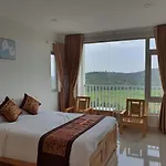 Minh Manh Hotel 2