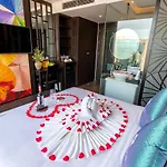 Khách Sạn White Lotus Huế