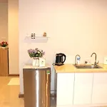Sweethome1-Can Ho 42M2 Co Bep, Phong Tam Nong Lanh Tai Ha Long